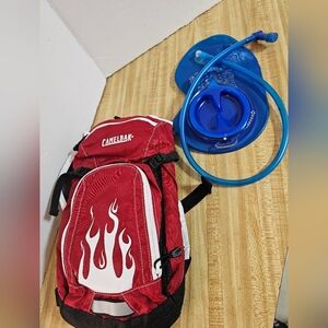 CamelBak Mini MULE Kids Hydration Backpack Red White Flames 50oz 1.5L NWOT